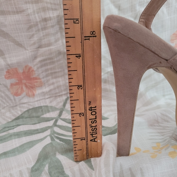 Nude heels size 8 - Picture 7 of 7